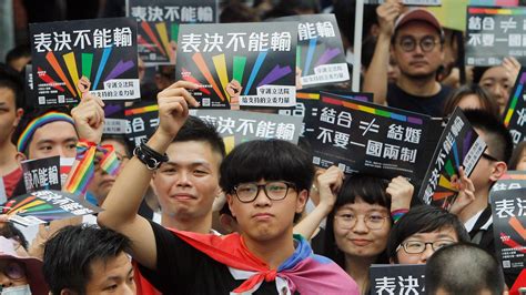 Taiwan Parliament Legalizes Same Sex Marriage In First For Asia