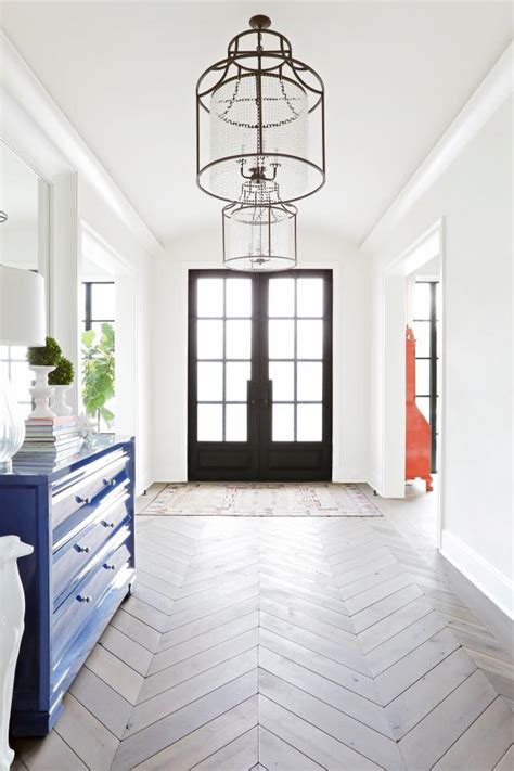 7 Designer Decorating Ideas To Steal For Your Entryway Hgtvs