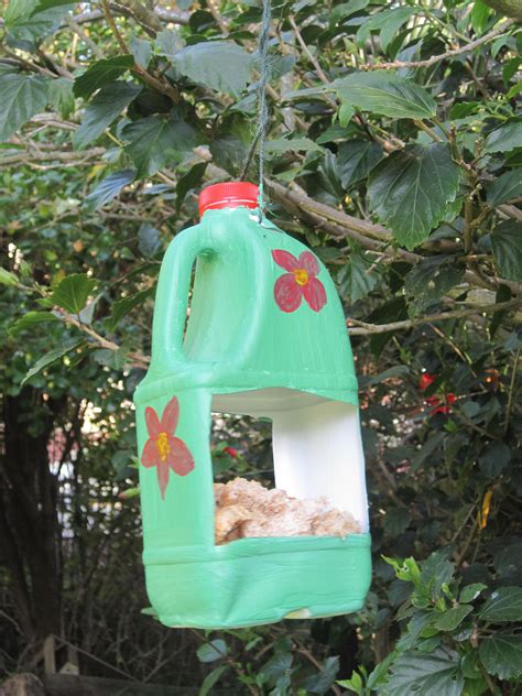 Milk Bottle Bird Feeder Artesanato De Garrafa Idéias De Jardinagem