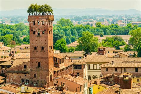 Seeing the Cobblestoned City of Lucca from Florence