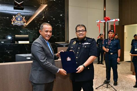 Pejabat jabatan imigresen malaysia negeri johor darul takzim, kompleks kementerian dalam negeri, jalan setia tropika, taman setia tropika, kempas 81200 johor bahru tel : MAJLIS MENANDATANGANI MEMORANDUM PERSEFAHAMAN KOLABORASI ...