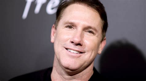 Nicholas Sparks Apologizes For Anti Gay Comments In 2013 Emails The New York Times