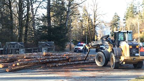 Logging Truck Loses Its Load At Busy Port Alberni Intersection