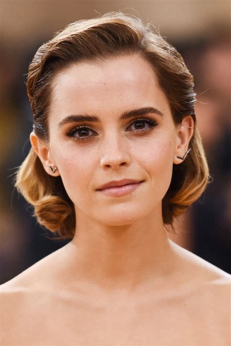 A Deep Dive Into Emma Watsons Hair History Emma Watson Hair Short Hair Styles Hair Styles