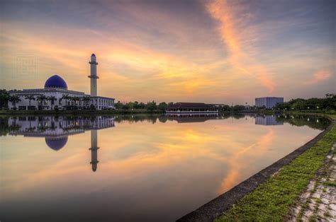 Having been called the institut latihan sultan ahmad shah (ilsas). Sunrise | Masjid Universiti Tenaga Nasional | HDR ...