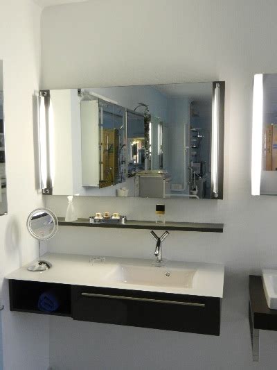 Sehr hübsche kleine gotische sconce spiegel, perfekt für den raum, der ein wenig licht braucht. Seitliche Leuchten Spiegel : Duravit Spiegel Version Good ...