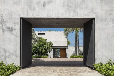 Photo 5 Of 11 In A Concrete Beach House In Mexico Opens A Portal To