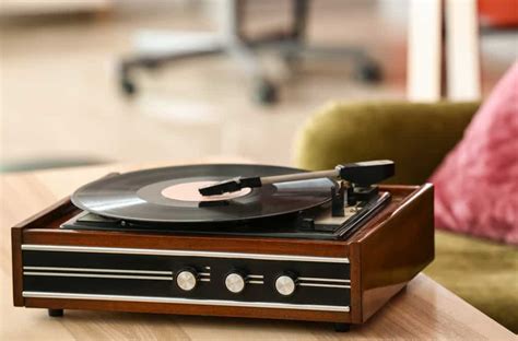 How To Play Vinyl Records