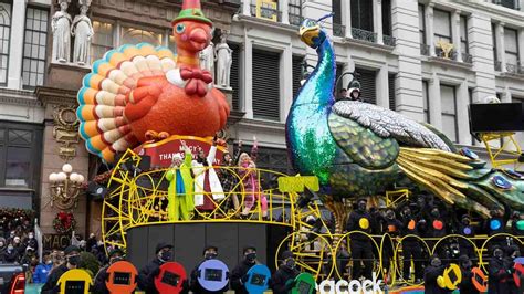 Thanksgiving Parade In Nyc 2023 How To Watch The Balloon Inflation