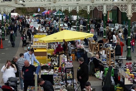 See Crowds Flock To The Popular Tynemouth Market On Busy Sunday After