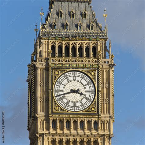 Foto De Detailed Close Up Of The Clock At Elizabeth Tower Also Known