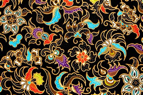 Oleh Oleh Yang Ada Di Bandara Balikpapan Corak Batik Wallpaper