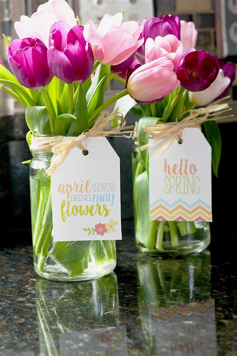 More commonly called a carnation, this bloom is very different than the one in bouquets and given as gifts. Free Printable Spring Gift Tags - Eighteen25