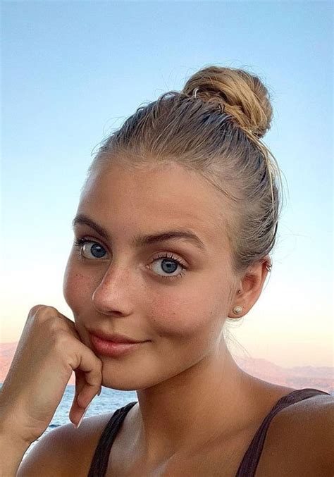Pretty Natural No Makeup Look To Try In 2021 Makeup Look With Top Bun