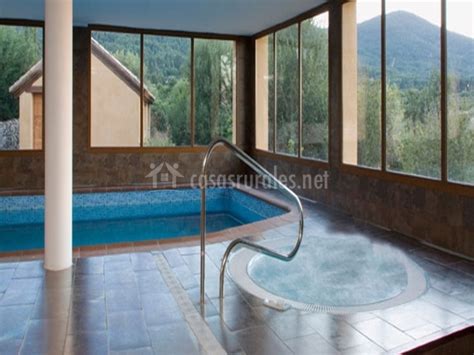 El hotel xauen se encuentra en un lugar privilegiado frente al río mijares, por donde discurren las aguas que surgen en el manantial de la fuente de baños, a una temperatura constante de 25ºc. C.T.R Manantial del Chorro - Navafria (Segovia)