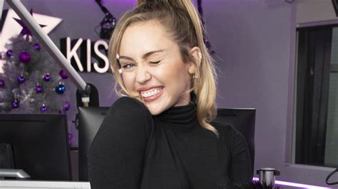 Miley Cyrus Sends A Naughty Valentines Day Message To Hubby Liam