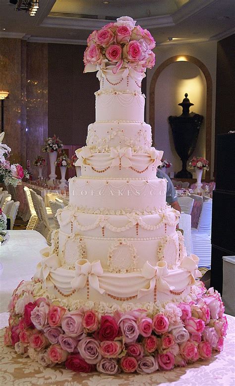Top 13 Most Beautiful Huge Wedding Cakes Deer Pearl Flowers