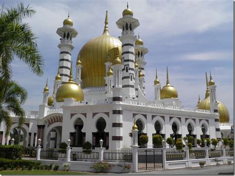 It was built in 1926 for sultan iskandar shah by the malay carpenter. Kuala Kangsar | Igreja