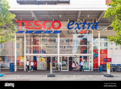 Tesco Supermarket Entrance Reading Berkshire Hi Res Stock Photography