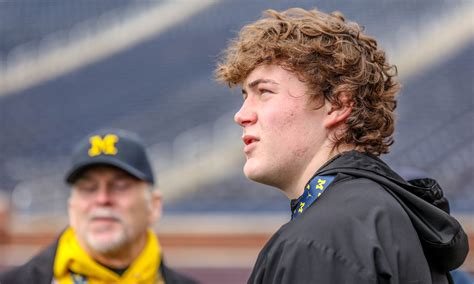 Michigan Football Gets Commitment From In State 2025 Defensive Tackle