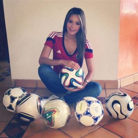 The World Cups Hottest Reporters Pics Izispicy Com