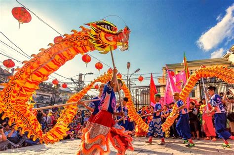More than 1.5 billion people celebrate lunar new year each year with colorful traditions and activities to welcome a new year and wish for luck and prosperity. 8 DOs and DON'Ts in Vietnamese Lunar New Year Holiday ...