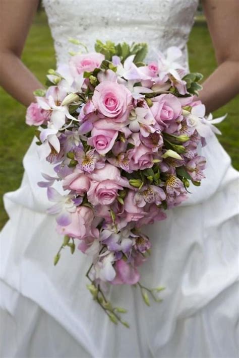 Check out our list of the most beautiful bridesmaid wedding bouquets for your bridesmaids. Bouquet/Flower - Cascading Bouquets #2091425 - Weddbook