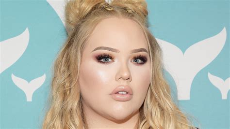 Youtuber Nikkie Tutorials Says She Was Robbed At Gunpoint