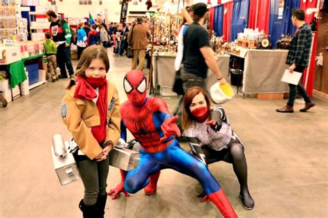 Strength Of 30000 Nerds Grand Rapids Comic Con Begins To Flex Its