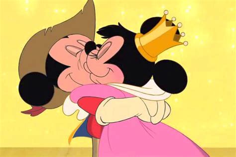 Mickey Kissing Princess Minnie Minnie Mickey And Minnie Kissing The