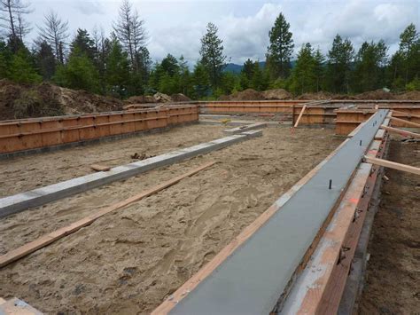 We chose to insulate around the circumference of the southern wall of the flouch was built with a thinner stem wall and framed conventionally with 2 x. Builder's Construction of Sagle Custom Home | Scott ...