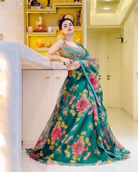 Avneet Kaur Looks Oh So Hot In Sexy Green Floral Lehenga And We Are Left Smitten