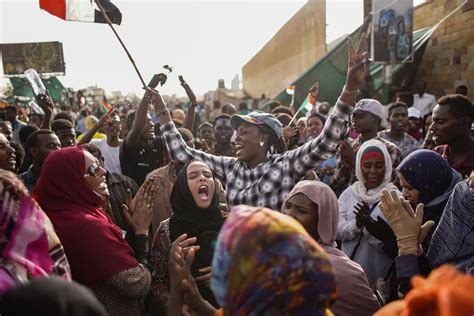 Sudan Protests Women Helped Bring Down President Omar Al Bashir Vox