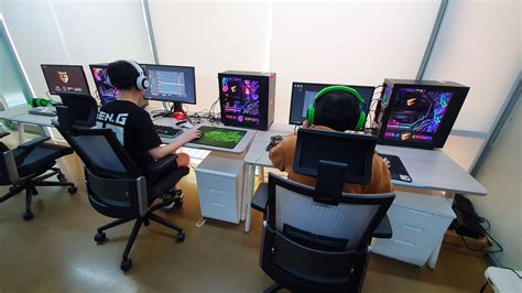Pro Gamers In South Korea Train For 15 Hours A Day Heres Whats