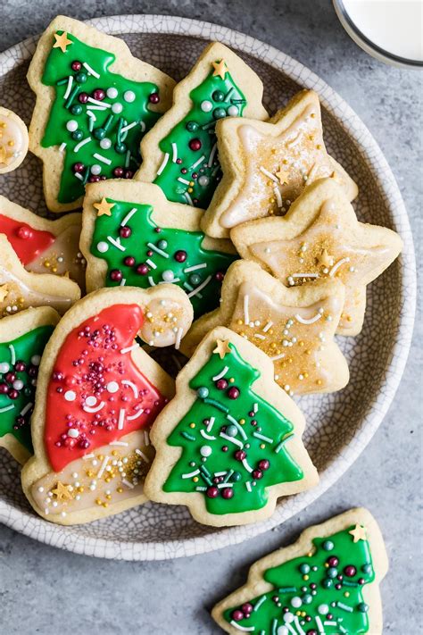 These dairy free sugar cookies are perfect for cookie cutters! Gluten-Free Sugar Cookies with Easy Icing | Recipe | Gluten free sugar cookies, Easy icing ...