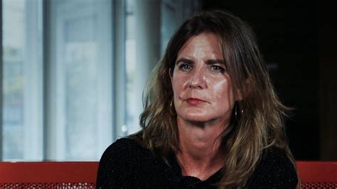 Camille Kouchner Ce livre vise à déconstruire les structures de pouvoir au sein de la