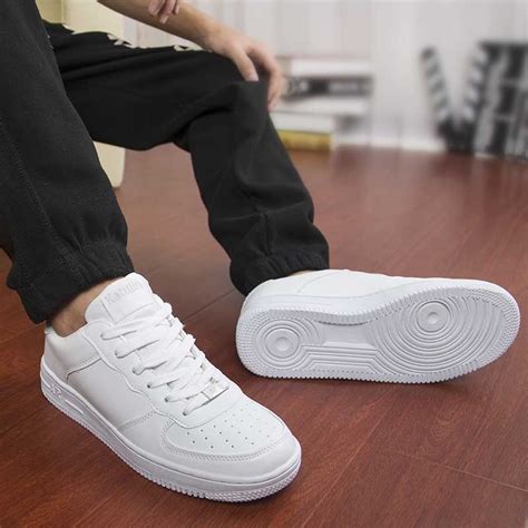 Is It Worth For Men To Wear White Shoes