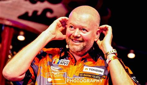 Five Time World Champion Van Barneveld Makes Comeback On Pdc Circuit In