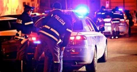 Napoli 21enne Affiancato Da Scooter Con A Bordo Due Sicari Ucciso Ultime Notizie Flash