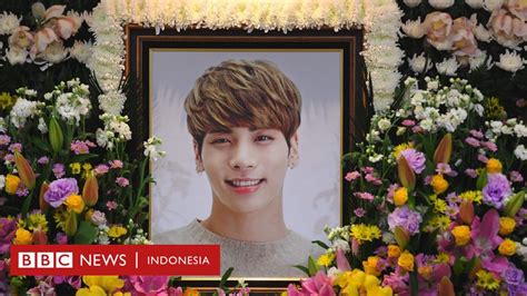 Beberapa penyanyi tersebut yang masih hidup hingga saat ini, secara otomatis menjadi legenda hidup kejayaan musik indonesia. Jonghyun 'Shinee' dan 'sisi gelap' industri musik K-pop ...