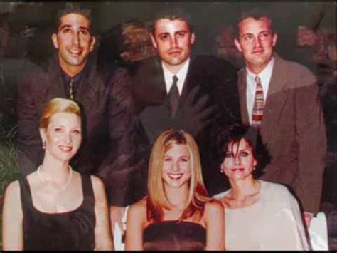 Candid photos show the cast of 'friends' from 1994 to now. Friends' Cast Offscreen - YouTube