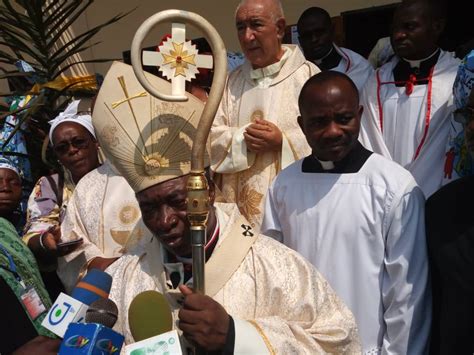 Religion Les Laïcs De LÉglise Catholique Du Cameroun à Bertoua