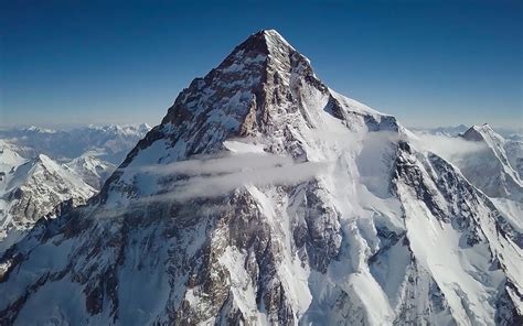 Polish Mountaineer Makes History With First Ski Descent Of K2