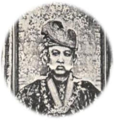 Hal ini kerana taraf raja dalam majlis ini hanya sebagai ahli bahasa. Payung Mahkota Dirgahayu Raja Melayu: SELAMAT MENYAMBUT ...