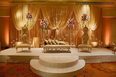 Beautiful Indian Wedding Stage Decor At The Oakbrook Hills Resort In