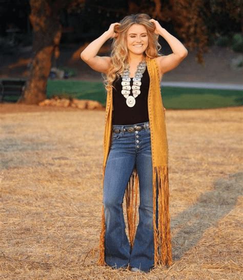 38 Captivating Women Western Style Ideas That Can Inspire You In 2020