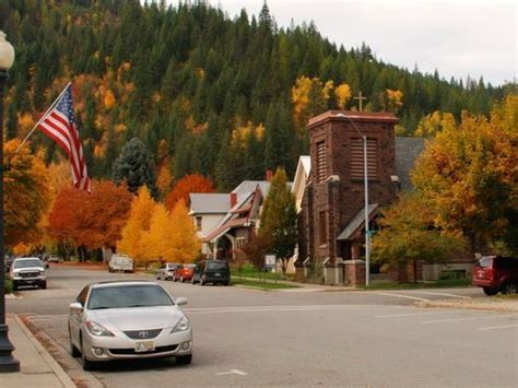 50 State Road Trip Beautiful Small Towns In Every State America Travel Small Towns Trip