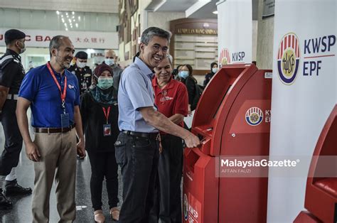 Planned preventive maintenance services of mechanical, electrical, elevator and escalator systems for kwsp building, jalan raja laut, kuala lumpur. Tengku Zafrul Tinjau KWSP Jalan Raja Laut