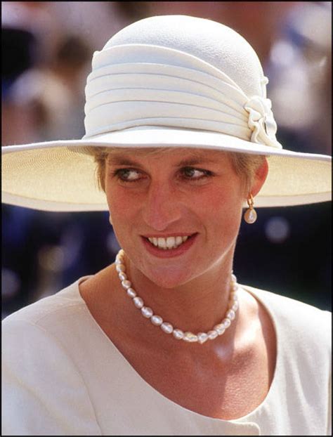 She received the style lady diana spencer in 1975, when her father inherited his earldom. Diana Spencer photo 192 of 255 pics, wallpaper - photo ...