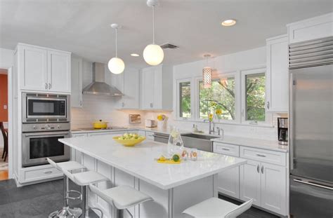 White Kitchen Design With A Quartz Countertop Homedit